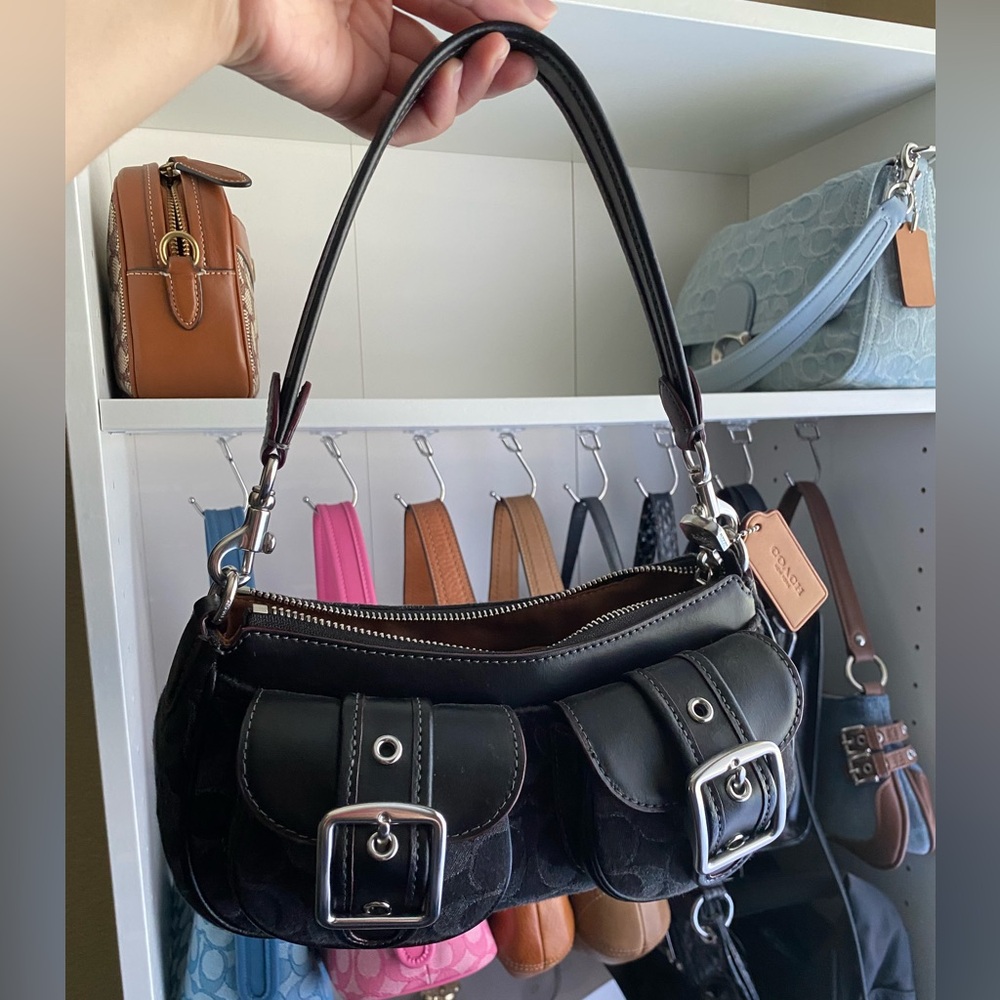 Coach Denim Ashton bag. Comes with crossbody strap. Like new.